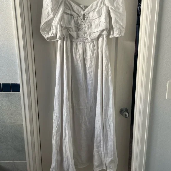 DISSH White Off-Shoulder Midi Dress - Picture 8 of 8